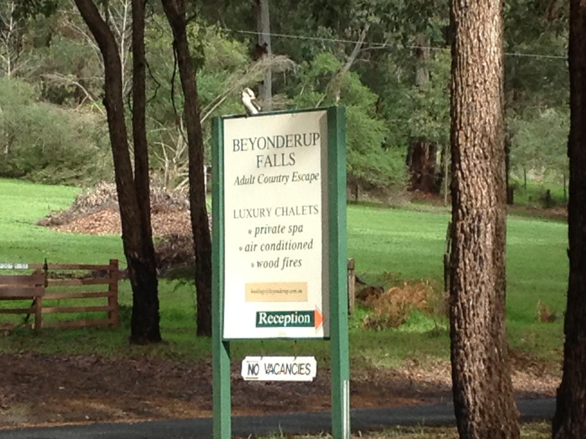 Beyonderup Falls Adult Retreat Nannup Ruang foto